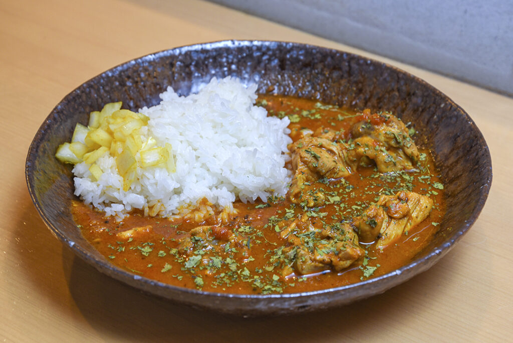 スパイス香る、さらさらのチキンカレー curry stand 956