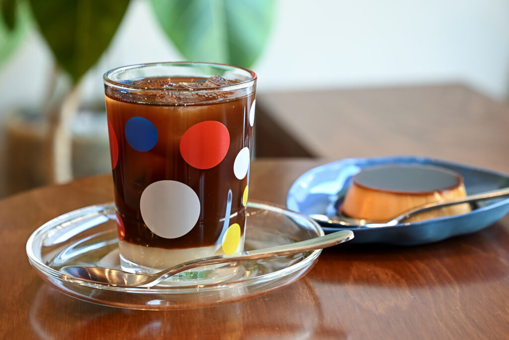理髪店併設のコーヒースタンド-Other Half Barber & Coffee
